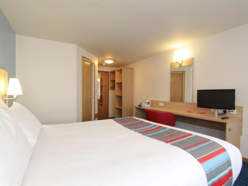 Travelodge Pembroke Dock Zewnętrze zdjęcie